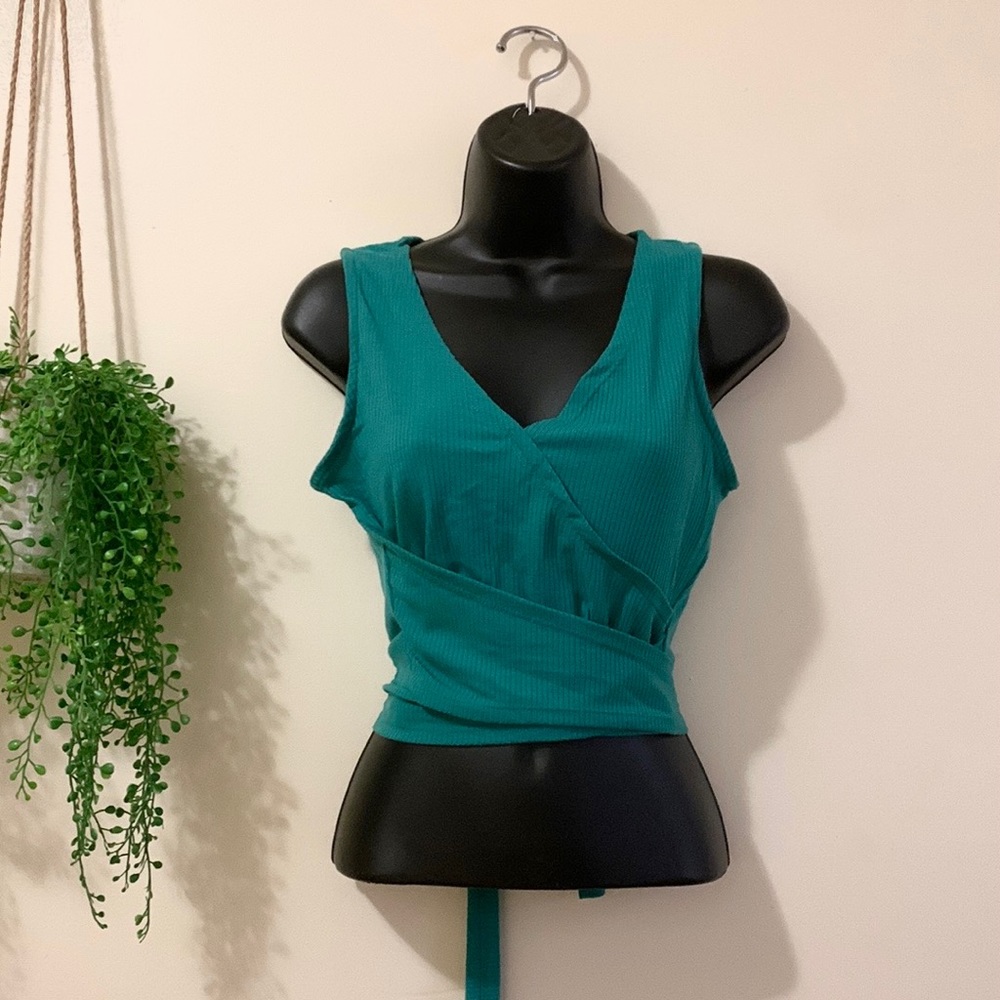 Adjustable Green Top